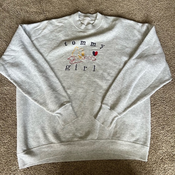 Tommy Girl Winnie The Pooh crew neck sweatshirt size medium - Picture 1 of 4